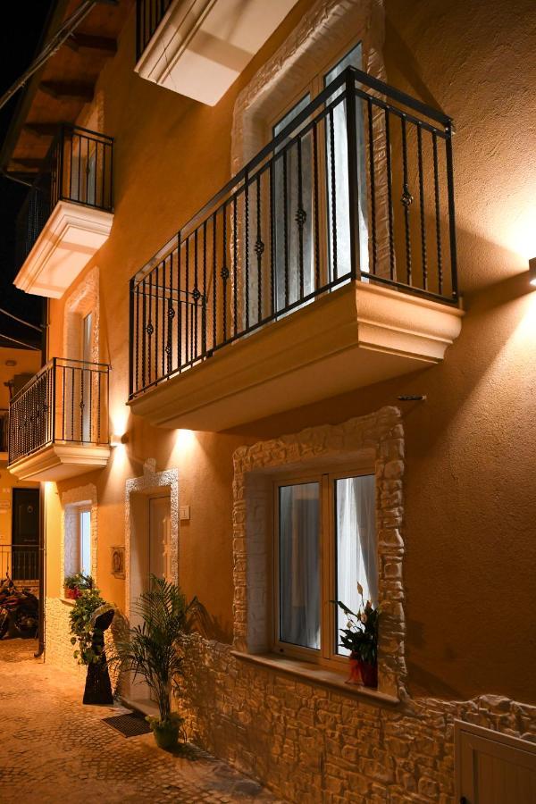 シッラ Athena Bed & Breakfast エクステリア 写真