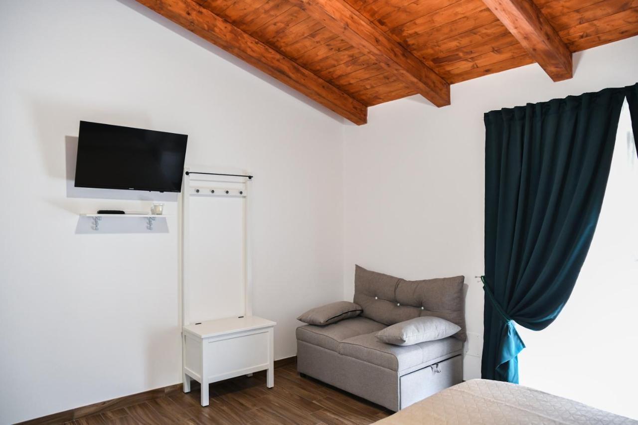 シッラ Athena Bed & Breakfast エクステリア 写真